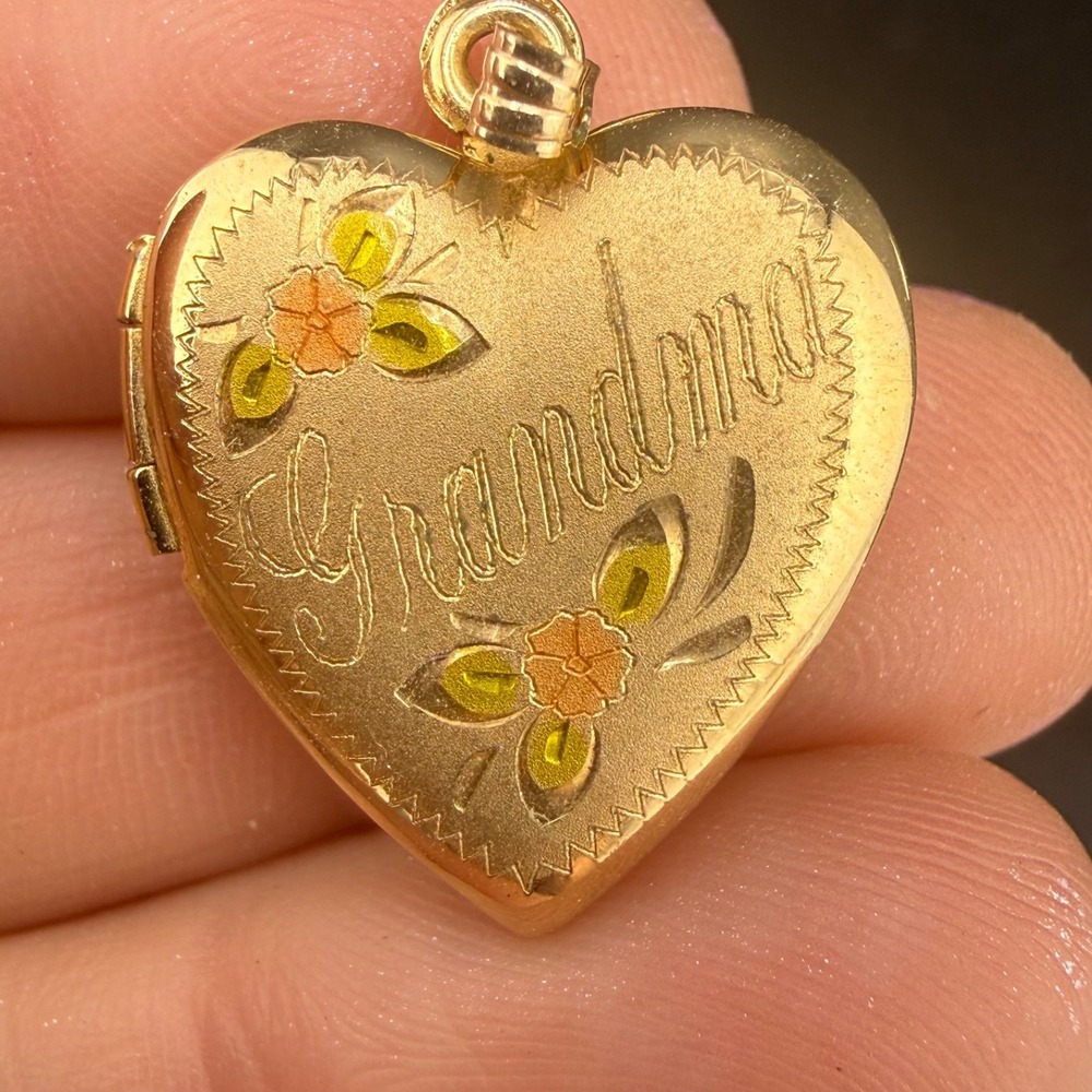 Vintage 14kt Gold Filled Heart Locket Engraved Grandma